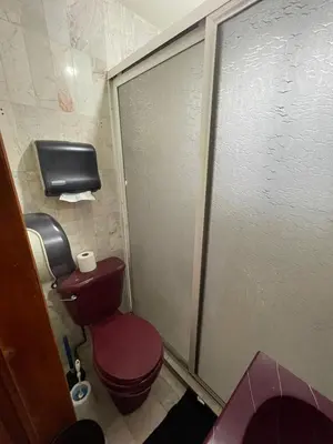 Una televisión o centro de entretenimiento en Departamento comodo y centrico en Portales
