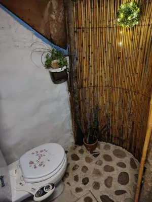 Un baño de Cabaña HobbitXoxo
