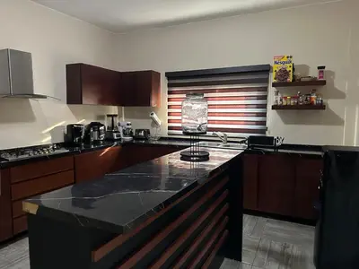 Una cocina o zona de cocina en Beautiful Beach House