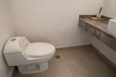 Un baño de Condominio en Acapulco con acceso a club de playa
