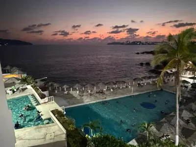 Piscina en o cerca de Suite Frontal a Pie de Playa con Terraza Panorámica