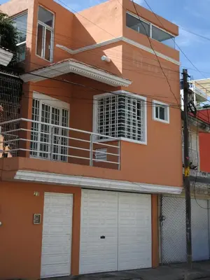 Edificio en el que se encuentra el hostal o pensión