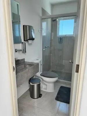 Un baño de Villa Yolanda