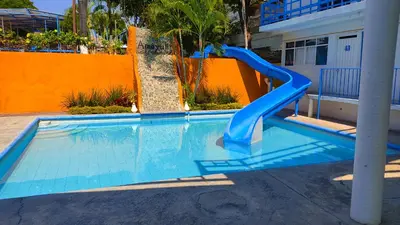 Piscina en o cerca de Ameyali Teques