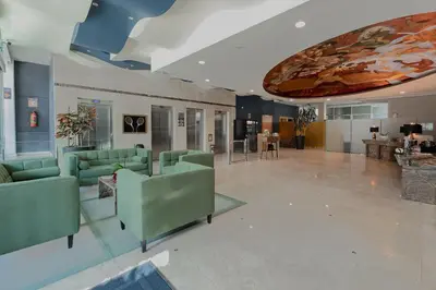 Zona de estar de The Ruby Suite luxury room