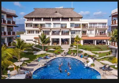 Piscina en o cerca de Puerto Escondido, 2 Bedroom Ocean View Condo