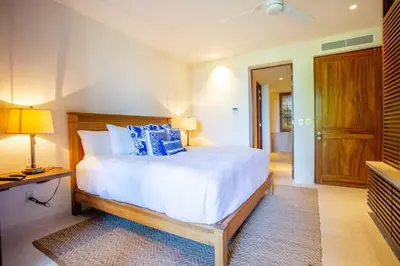 Plano de 3 bd condo with Ocean views HK