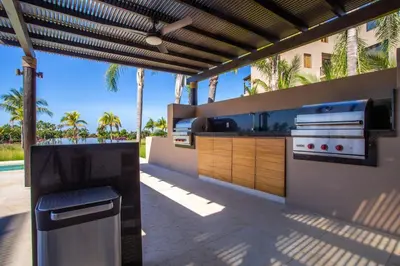 Plano de 3 bd condo with Ocean views HK