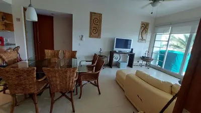 Plano de Depa en Acapulco Diamante - Albercas, Canchas y Jardines Apartment in Acapulco Diamante - Pools, Sports Courts and Garden Views