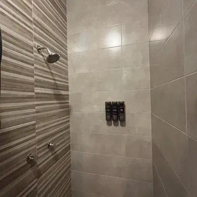 Un baño de Casa Huamuche, warm and full of charm