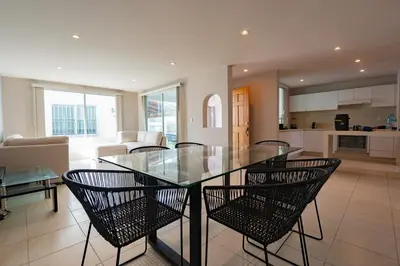Una cocina o zona de cocina en Family House with Pool and Jacuzzi in Morelos