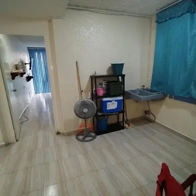 Una televisión o centro de entretenimiento en Opportunity, very economical family apartment