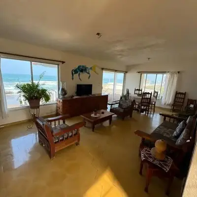 House on the sea - Casa del Cangrejo Azul
