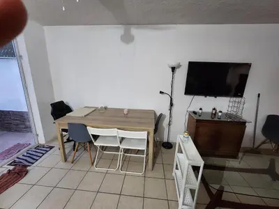 Una televisión o centro de entretenimiento en Sauces beautiful home