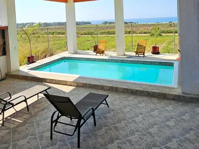 Piscina en o cerca de Villa Mouette with ocean views