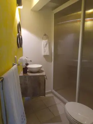 Un baño de Bonanza Garden