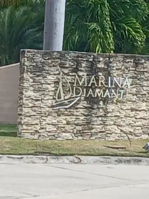 Plano de Marina Diamante First