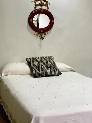 Cama o camas de una habitación en 2-Beds Loft in Oaxaca - Steps from Downtown