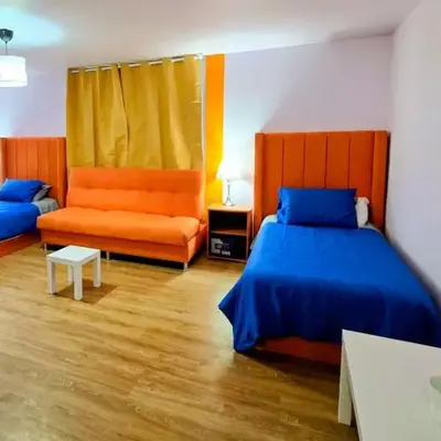 Suite Naranja moderna para 3 huéspedes Cocina equipada