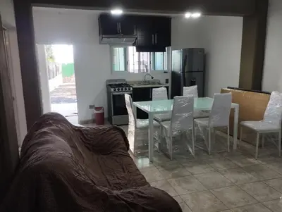 Una cocina o zona de cocina en Bonita casa equipada, cerca de jardines de México