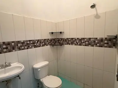 Un baño de Casa LA ROCA