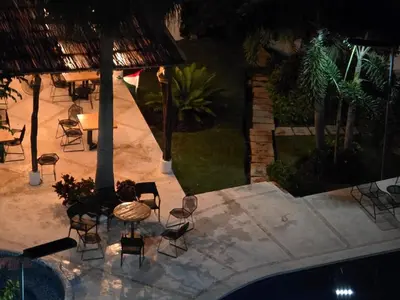 Jardín al aire libre en Departamento frente a bahía con hermosa vista