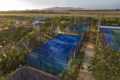 Instalaciones para jugar a tenis o squash en Fabuloso departamento de 4 recamaras en Dream Diamante o alrededores