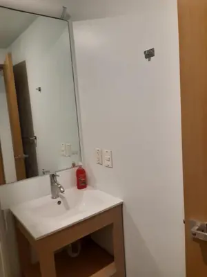 Un baño de Room in shared apartment