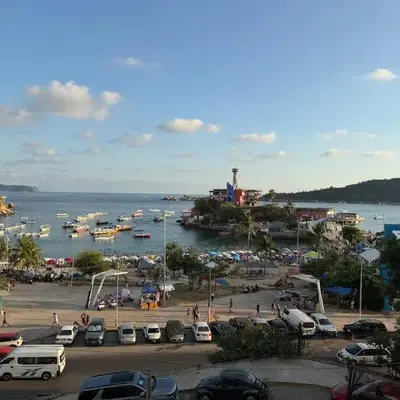 Apartamento con vista hermosa y playa caleta