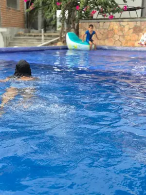 Piscina en o cerca de Rubí y Antonella