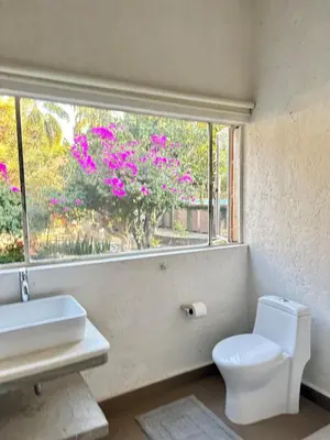 Un baño de Gardens, mountains, pool and super comfort