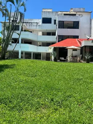 Jardín al aire libre en Boca del rio centro y vista al rio