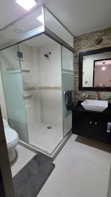 Un baño de Habitación privada Six Flags, Estadio azteca