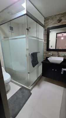 Un baño de Habitación privada Six Flags, Estadio azteca