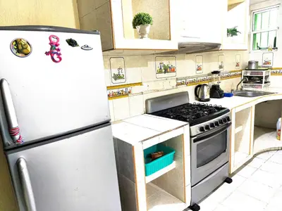 Plano de Habitación Privada 3 camas, en casa compartida a 1 cuadra de FÓRUM y 5 min del Centro de Convenciones