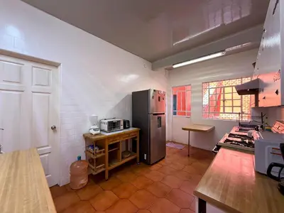 Una cocina o zona de cocina en Casa de 5 habitaciones en el Centro de Puebla con Estacionamiento Doble
