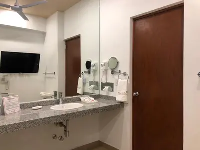Un baño de Hotel Roma