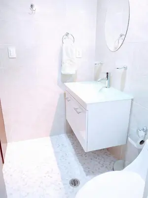 Un baño de Amplio departamento