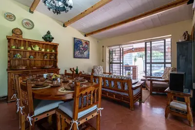 Una televisión o centro de entretenimiento en Quinta La Aguacana