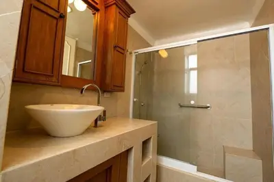 Un baño de Departamento 4 recamaras