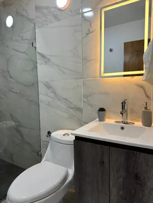 Un baño de Loft privado con terraza a pasos INP y Perisur
