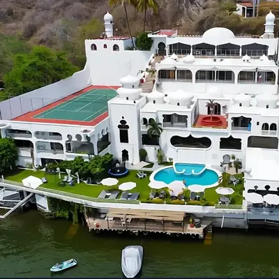 Marina Palace Tequesquitengo