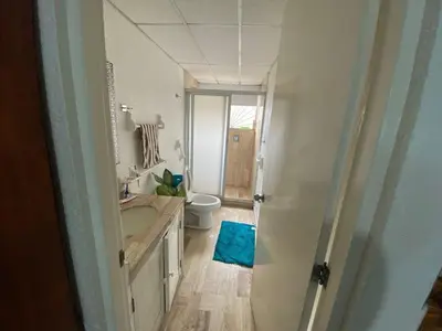 Un baño de Cómodo Departamento