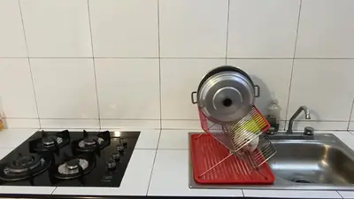 Una cocina o zona de cocina en HABITACION PRIVADA CON AC, WiFi, TV, COCINA, BAÑO Y ESTACIONAMIENTO