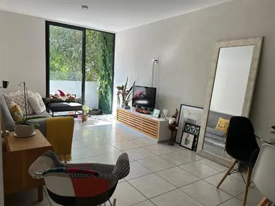 Zona de estar de Departamento cerca Aeropuerto CDMX foro GNP y metro a pasos