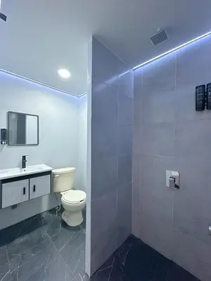 Un baño de ONYX Rooms