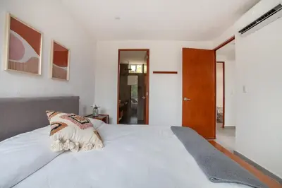 Cama o camas de una habitación en Comfortable villa in Diamante with private Jacuzzi