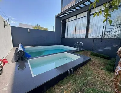 Piscina en o cerca de Residencia con alberca