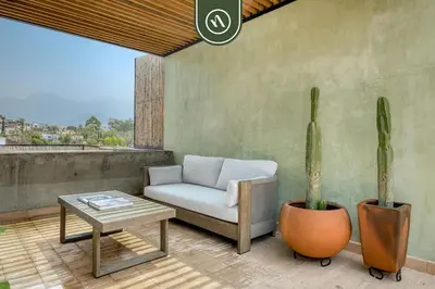 Zona de estar de Luxury 1 BR Condo in Downtown - AC - Peaceful