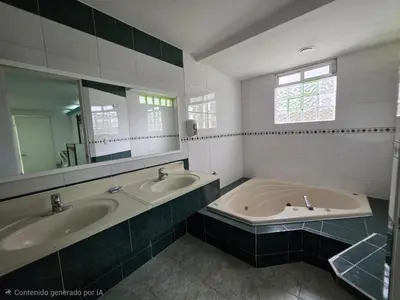 Un baño de Hotel Los Cedros
